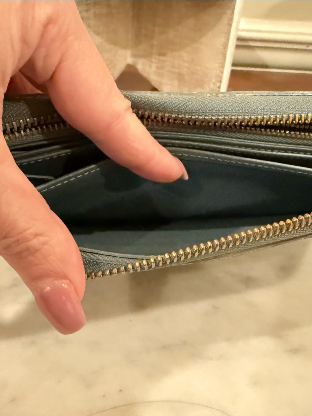 Authentic Louis Vuitton Vernis Patent Zip Wallet - Picture 10 of 16